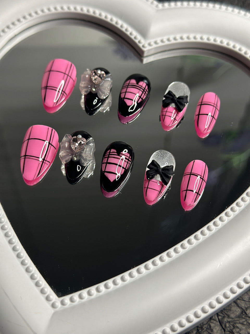 Short press-on nails CR65 – gallery 4