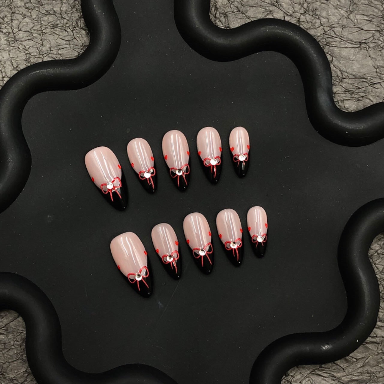 Handcrafted Short Press-On Nails — Style CR160, Everyday-Elegant, 10pc Set